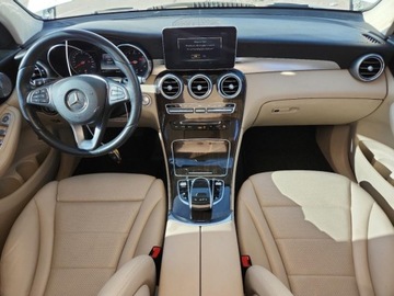 Mercedes GLC C253 SUV 2.0 250 211KM 2017 Mercedes-Benz GLC 2017 MERCEDES-BENZ GLC 300 4MATIC 2.0 Benzyna 211KM, zdjęcie 7