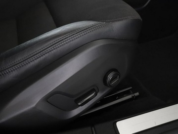 Volvo V60 II  Kombi Plug-in 2.0 T6 Plug-In Hybrid 341KM 2020 Volvo V60 Inscription Expression PHEV AWD T6, zdjęcie 39