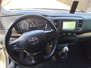 Toyota Proace II 2019 Toyota Proace Family Comfort 8-osobowa 1.5 Diesel 120KM 2019r, zdjęcie 8