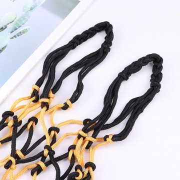 Сетчатая футбольная сумка для хранения одного мяча.