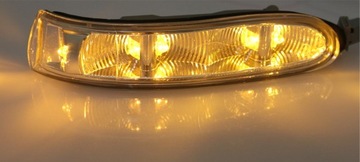SMĚROVKA BLIKAČ W ZRCÁTKO MERCEDES CLK 209 SL R 230 VITO VIANO 639