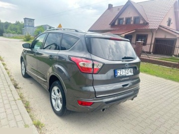 Ford Kuga II SUV Facelifting 2.0 TDCi 180KM 2019 Ford Kuga Vignale 2.0 TDCi AWD 180KM 2019r Bogata i komfortowa wersja!, zdjęcie 4