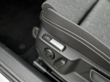 Volkswagen Passat B8 Variant Facelifting 2.0 TDI SCR 150KM 2023 Volkswagen Passat |Podgrzewana Kierownica| Masaż|, zdjęcie 14