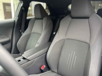 Toyota C-HR II SUV Plug-In 2.0 Hybrid Dynamic Force Plug-in  223KM 2025 Od ręki - Style 2.0 Hybrid Dynamic Force Plug-in 223KM | Podgrzewane fotele, zdjęcie 4