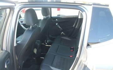 Peugeot 2008 I SUV Facelifting 1.2 PureTech 110KM 2018 Peugeot 2008 1.2 Benzyna 110KM, zdjęcie 9