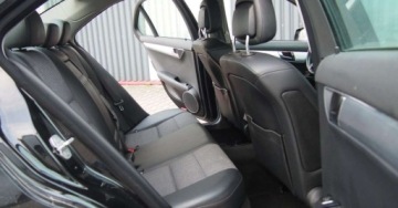 Mercedes Klasa C W204 Limuzyna 1.6 180 K BlueEFFICIENCY 156KM 2009 Mercedes-Benz Klasa C Benzyna Kompressor156KM Polskory Alu 1.6 156KM, zdjęcie 13