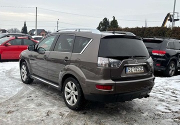 Mitsubishi Outlander II 2.0 DID DOHC 140KM 2010 Mitsubishi Outlander 2010r. 2.0 Diesel 140KM, zdjęcie 2