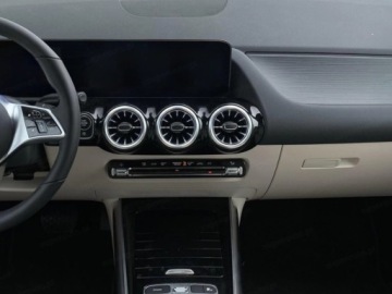 Mercedes GLA II Off-roader Facelifting 1.3 200 163KM 2026 Od ręki - 200 (163KM) Progressive | Asystent martwego pola + MULTIBEAM LED, zdjęcie 10