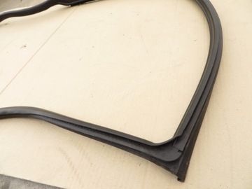 MINI COOPER ONE R50 ПРОКЛАДКА ДВЕРИ ПРАВАЯ 7039864