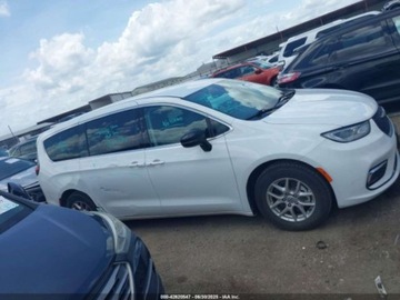 Chrysler Pacifica II 2024 Chrysler Pacifica Touring L 2024 3.6 Benzyna 287KM, zdjęcie 6