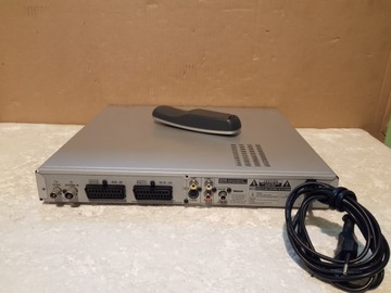 PHILIPS DVDR3380 с пультом дистанционного управления.