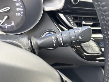 Toyota C-HR I Crossover Facelifting 1.8 Hybrid 122KM 2023 Toyota C-HR 1.8 Hybrid GPF Comfort 1.8 Hybrid Comf, zdjęcie 23