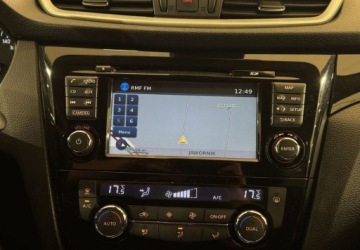 Nissan Qashqai II Crossover 1.6 dCi 130KM 2014 Nissan Qashqai 1.6dCi M6 4WD 2014 r., NAVI, hak, dod. komplet opon 1.6, zdjęcie 10