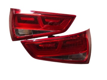 AUDI A1 8X KOMPLET LAMP TYLNYCH W BŁOTNIK 8X0945093B 8X0945094B