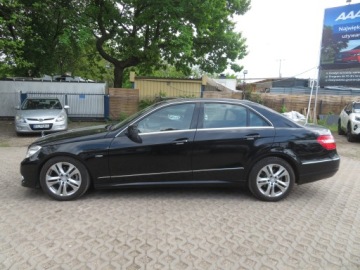 Mercedes Klasa E W211 Sedan W211 2.1 (220 CDI) 170KM 2009 Mercedes E E 220 CDI, 167 KM, Automat, Skóra, zdjęcie 2