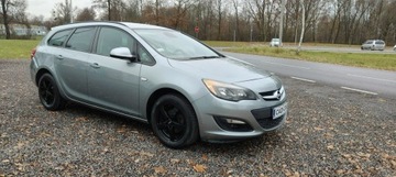Opel Astra J Sports Tourer Facelifting 1.4 Turbo ECOTEC 140KM 2015 Opel Astra Bogata wersja. stan bardzo dobry., zdjęcie 2