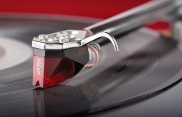 ГРАМОФОН с ременным приводом DUAL CS 518