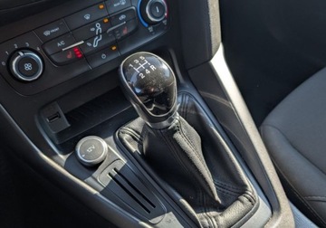 Ford Focus III Sedan Facelifting 1.6 Ti-VCT 125KM 2016 Ford Focus 1.6 Benzyna 125KM SedanManualPakiet WinterSalon PL 1.6 125KM, zdjęcie 22