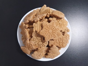 FOREMKA Wykrawacz Wykrojnik do Ciastek i Pierników Psy Pies Piesek Kość 8cm