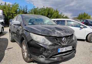 Nissan Qashqai II Crossover 1.2 DIG-T 115KM 2015 Nissan Qashqai 2015r, 1.2 Benzyna. Uszkodzony przod. Jezdzi. 1.2 Benzyna, zdjęcie 1