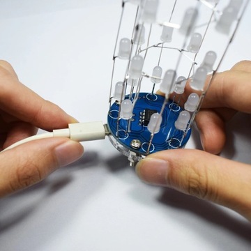 32LED 5mm Cube 8x4 BLUE świetlne animacje diy KIT
