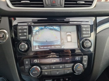 Nissan Qashqai II Crossover 1.2 DIG-T 115KM 2016 Nissan Qashqai Benzyna Ledy Navigacja Panorama, zdjęcie 24