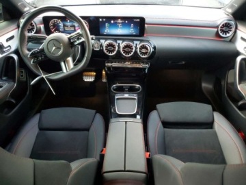 Mercedes CLA C118/X118 2024 Mercedes-Benz CLA 250 2024 2.0l 2.0 Benzyna 221KM, zdjęcie 8
