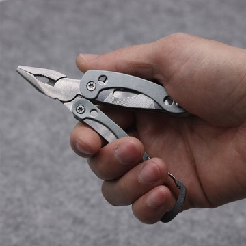 MULTITOOL TRAVELER Карманный нож, плоскогубцы 8-в-1