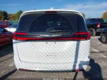 Chrysler Pacifica II 2022 Chrysler Pacifica Touring, 2022r., 3.6L 3.6 Benzyna 287KM, zdjęcie 7