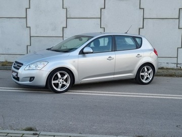 Kia Ceed I Hatchback 2.0 143KM 2008 Kia Cee&#039;d 2.0, zdjęcie 6