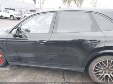 Porsche Cayenne III 2023 Porsche Cayenne Platinum Edition 2023 3.0 Benzyna 335KM, zdjęcie 2