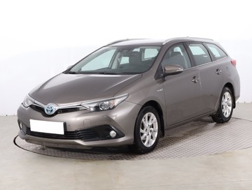 Toyota Auris II Touring Sports Facelifting 1.8 Hybrid 136KM 2017 Toyota Auris Hybrid, Salon Polska, Automat, Klima, zdjęcie 1