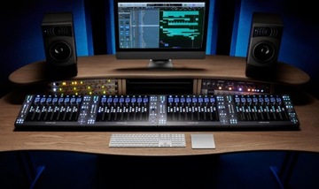 Расширенный контроллер DAW SSL UF8