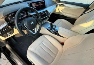 BMW Seria 5 G30-G31 Touring Facelifting 2.0 520d 190KM 2022 BMW Seria 5 xDrive Jasna Skora Virtual Led Navi Kamera FV23, zdjęcie 12
