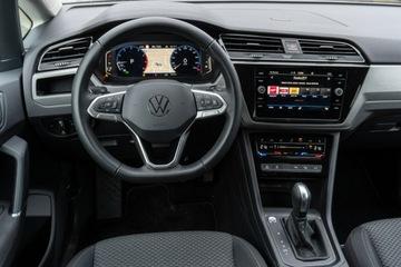 Volkswagen Touran III 1.5 TSI EVO 150KM 2024 Volkswagen Touran Special Edition 1.5 TSI EVO 150, zdjęcie 17