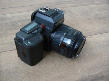 Yashica Kyocera 230 AF с объективом в сборе