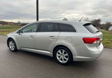 Toyota Avensis III Wagon Facelifting 2015 1.6 Valvematic 132KM 2016 Toyota Avensis 1,6 Benz. 132 KM, Zadbany 1.6 Benzyna 132KM, zdjęcie 2