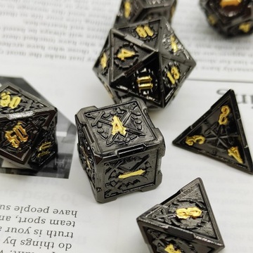 UPADŁY PALADYN ZESTAW 7 METALOWYCH KOŚCI RPG