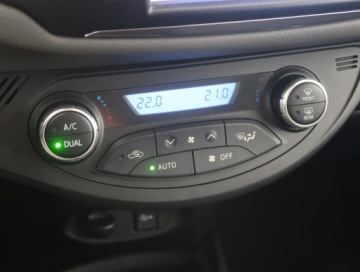 Toyota Yaris III Hatchback 5d Facelifting Hybrid 100KM 2017 Toyota Yaris 1.5 Hybrid, Salon Polska, Serwis ASO, zdjęcie 11