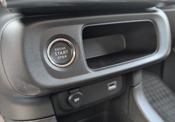 Citroen C3 III Hatchback Facelifting 1.2 PureTech 83KM 2023 Citroen C3 1.2 PureTech Shine 82KM SalonPL FVat Znikomy Przebieg Od Reki N, zdjęcie 16