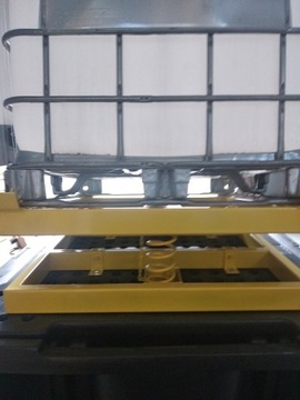 Пандус для опорожнения контейнеров IBC