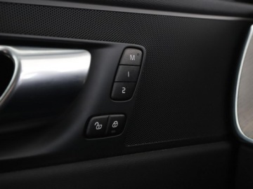 Volvo XC60 II 2022 Volvo XC 60 Kamera, Navi, Podg.fotele, Tempomat,, zdjęcie 33