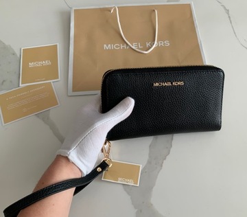 Michael Kors Czarny duży portfel skórzany złote logo z brelokiem