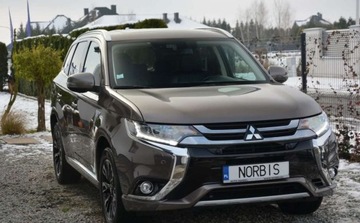 Mitsubishi Outlander III 2017 Mitsubishi Outlander Mitsubishi Outlander 2.0 4WD Top 2.0 Hybryda Plug-in, zdjęcie 8