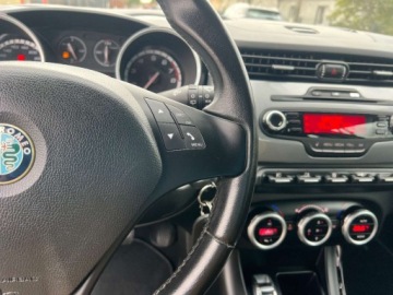 Alfa Romeo Giulietta Nuova II Hatchback 5d 1.4 TB 16v Mair 170KM 2011 Alfa Romeo Giulietta LEDY KLIMATYZACJA EL.SZYBY GRZANE FOTELE TEMPOMAT E.L, zdjęcie 15