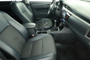 Toyota Corolla XI Sedan 1.6 Valvematic 132KM 2015 Toyota Corolla 1.6 Valvematic, Salon Polska, zdjęcie 6