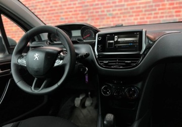 Peugeot 208 I Hatchback 3d 1.2 VTI 82KM 2013 Peugeot 208 Czujniki Kamera niski przebieg Gwarancja w cenie WarszawaVLAV, zdjęcie 5