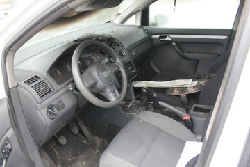 Volkswagen Touran II 1.6 TDI 90KM 2013 Volkswagen Touran ROK 2013 POJ 1,6 90 KM, zdjęcie 4