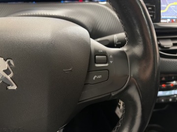 Peugeot 2008 I SUV Facelifting 1.2 PureTech 110KM 2017 Peugeot 2008 1.2 Pure Tech Allure S&amp;S I (2013-2019, zdjęcie 13