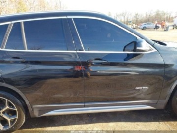 BMW X1 F48 2018 BMW X1 2018 r., 2,0L XDRIVE28I 2.0 Benzyna 228KM, zdjęcie 13